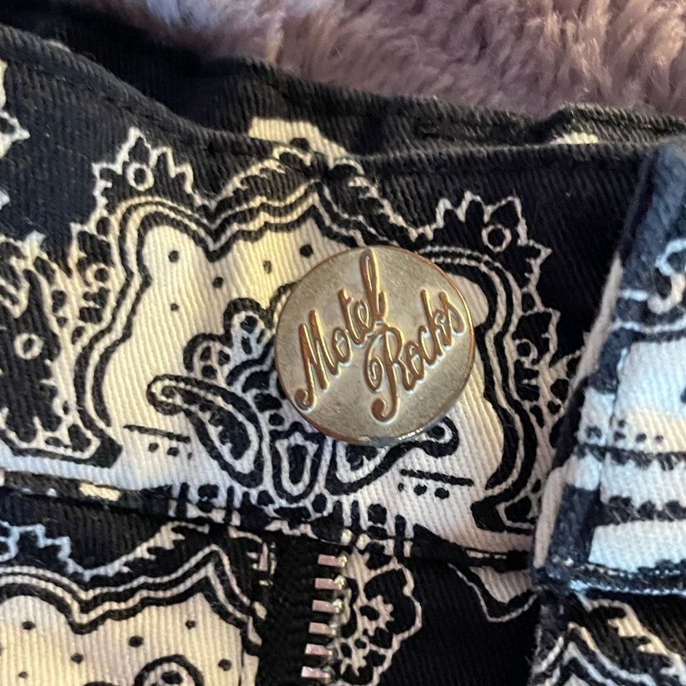Motels Rocks shorts. - Picture 3 of 4